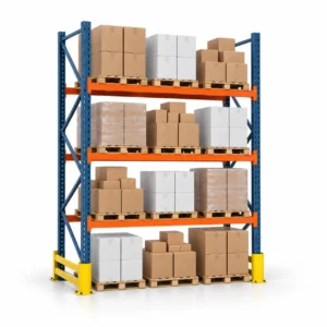 Rack à palettes industriel avec trois palettes par niveau et protections jaunes.